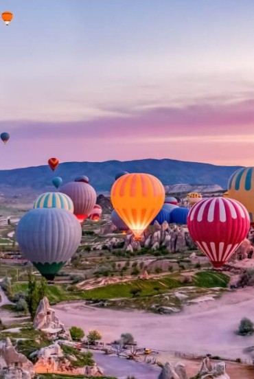 Hot air balloons in the Göreme National Park, Cappadocia, Turkey